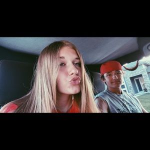 Meet your Posher, Mia